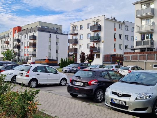 Jeździł audi i „zbierał” pieniądze na remont bloku. Policja poszukuje poszkodowanych