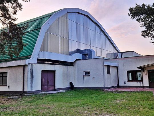 Karczew wyremontuje szatnie przy hali sportowej CKiS