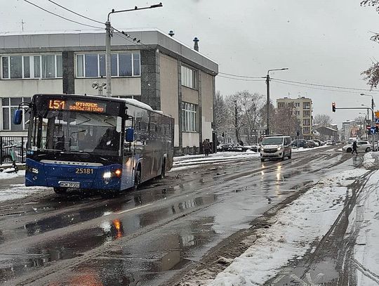 Komunikacja w święta i Nowy Rok. Lepiej wcześniej zaplanować podróż