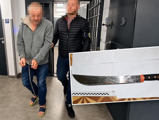 Krwawy finał awantury w Otwocku. Zaatakował sąsiada maczetą