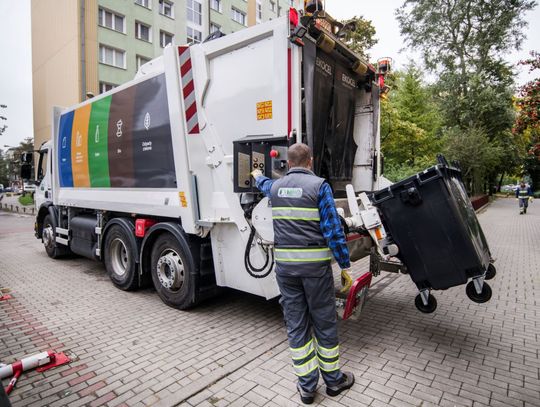 Kto przejmie śmieciowy biznes za miliony? Wawer zmienia firmę odbierającą odpady