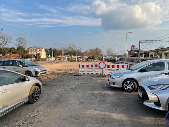 Likwidacja części parkingów przy dworcu kolejowym w Otwocku