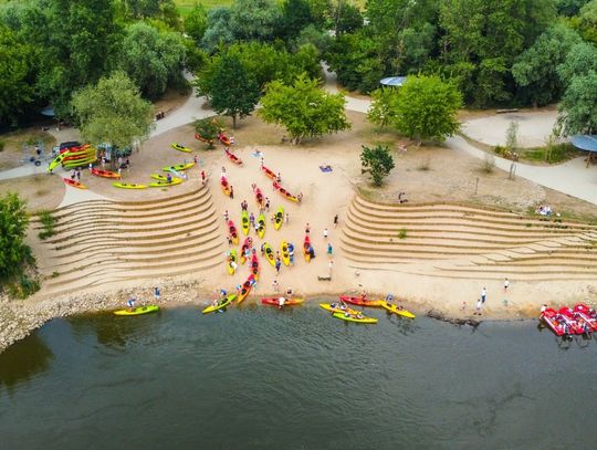 Majówka na plaży: zabytkowe auta i bezpłatne spływy kajakowe Wiśle