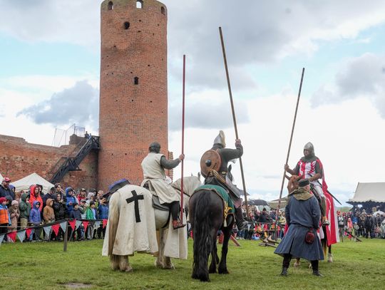 Miecze, konie i historia. Relacja z Turnieju Rycerskiego w Czersku [FOTO]