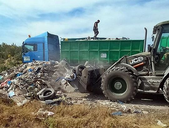 Mieszkańcy Wiązowny i Karczewa zapłacą fortunę za uprzątnięcie cudzych śmieci