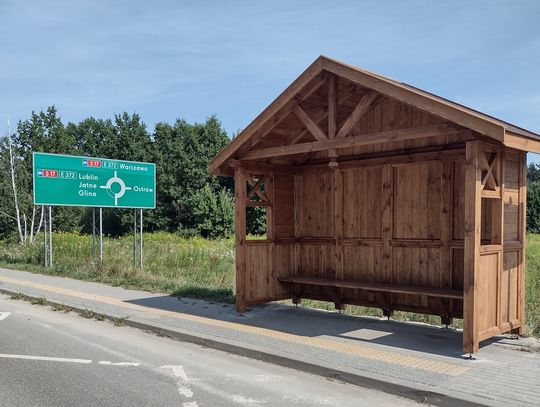 Nowa wiata przystankowa przy trasie S17