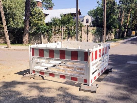Nowy asfalt, a już rozpruty. „Zupełnie jak w czasach PRL-u”