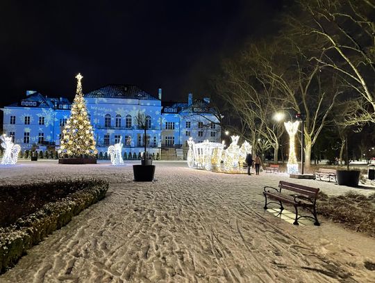 Ojciec pobity przez młodzież w parku w Otwocku Ojciec pobity przez młodzież w parku w Otwocku