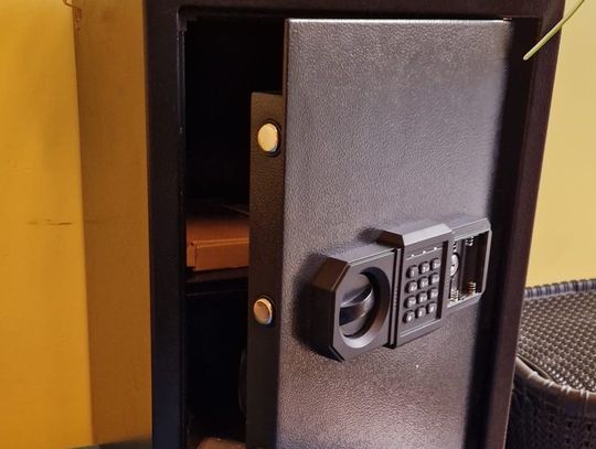 Policyjna obława w Otwocku i narkotyki… w sejfie Policyjna obława w Otwocku i narkotyki… w sejfie