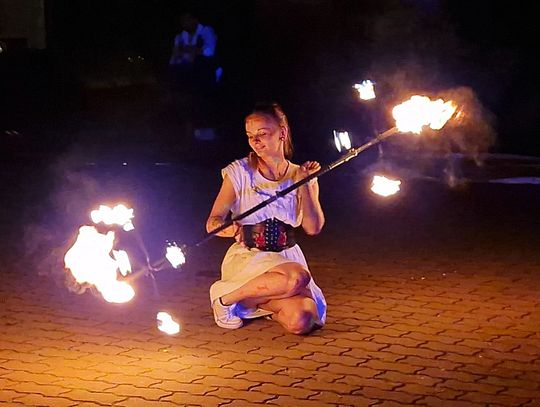 Powitaj lato z ogniem i wiankami – Noc Świętojańska nad rzeką!