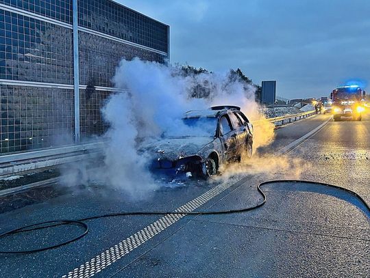 Pożar BMW na S17. Szybka reakcja służb ratowniczych