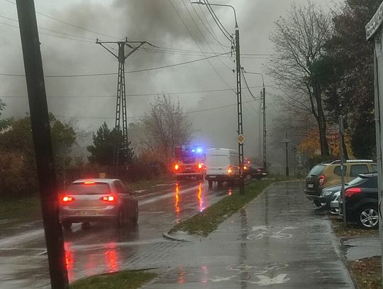 Pożar budynków przy torach w Otwocku