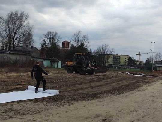 Rolkarze i rowerzyści będą zachwyceni! Na osiedlu powstaje strefa rekreacji