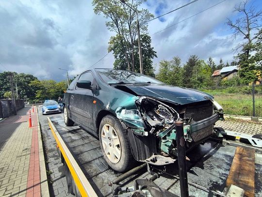 Rozbił auto i dalej jeździł „złomem”
