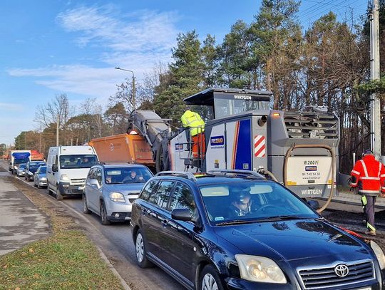 Kierowcy zaskoczeni! Utrudnienia na ul. Kraszewskiego przy supermarkecie