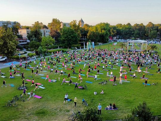 Rusz się z kanapy! Letnie treningi fitness pod gołym niebem