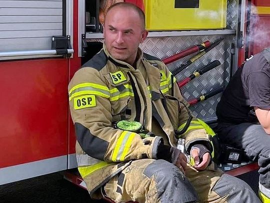 Sekundy dzieliły ich od tragedii. Bohater z OSP Otwock Jabłonna uratował bezdomnego Sekundy dzieliły ich od tragedii. Bohater z OSP Otwock Jabłonna uratował bezdomnego