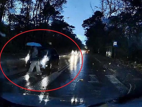 Seria zdarzeń drogowych przed 1 listopada. Policja rozpoczęła akcja „Znicz 2025” Seria zdarzeń drogowych przed 1 listopada. Policja rozpoczęła akcja „Znicz 2025”