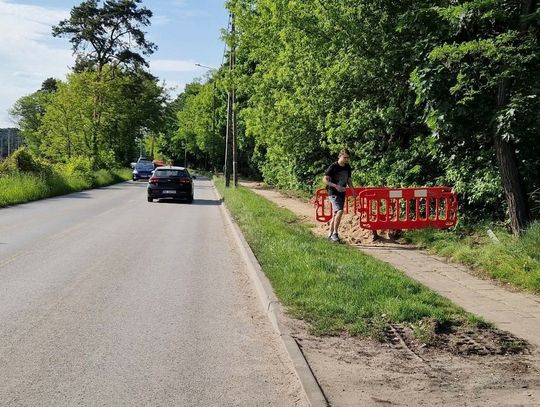 Mieszkańcy skarżą się na tempo prac na ul. Warszawskiej: „Tu nic się nie dzieje”