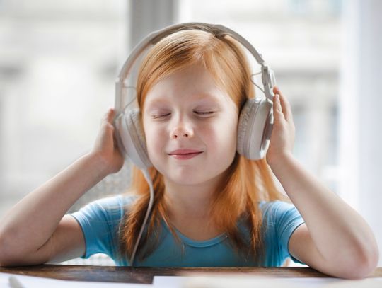 Słyszę, mówię, rozumiem – podaruj sobie i bliskim komfort rozmowy