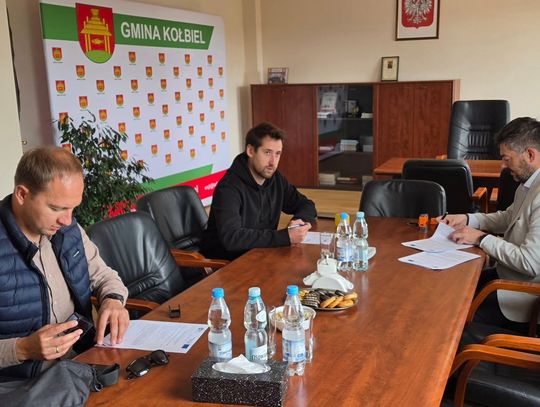 Stadion w Kołbieli zyska zadaszone trybuny