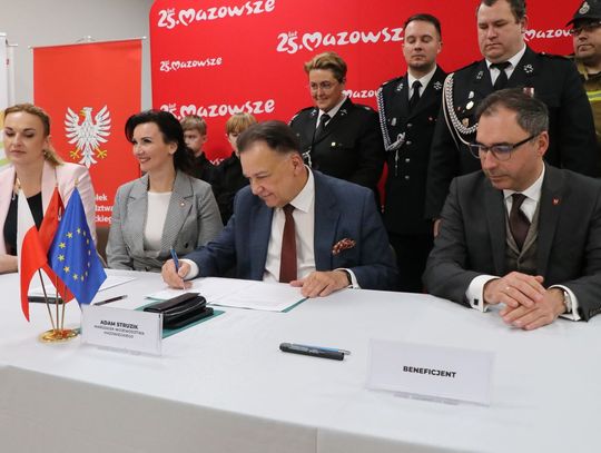Strażacy z Warszawy i podwarszawskich powiatów dostaną nowe wozy