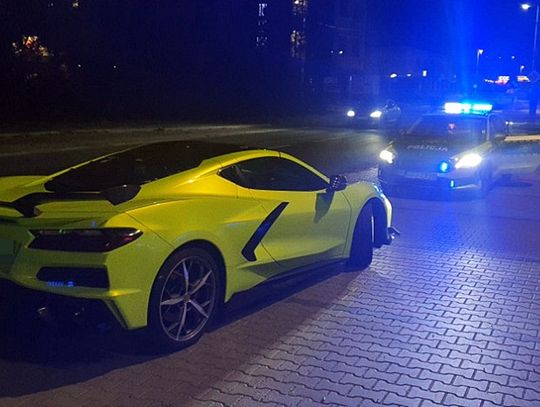 Szalał sportową Corvette po Otwocku. Kierowca miał poważny problem