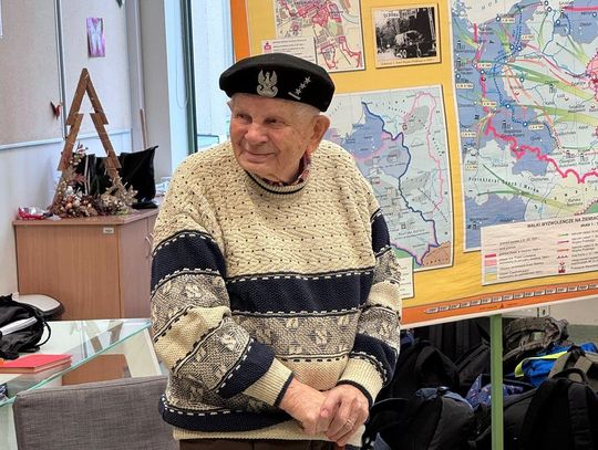 Tadeusz „Bóbr” Bobrowski, powstaniec z Józefowa skończył 100 lat i wciąż inspiruje młodzież