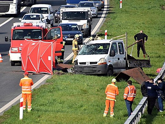 Tragiczny wypadek na autostradzie A2. Jedna osoba nie żyje