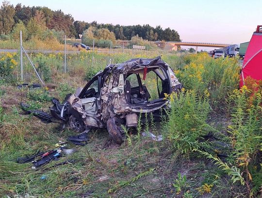 Tragiczny wypadek na S17. Ciężarówka zmiażdżyła osobówkę