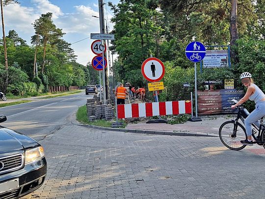 Utrudnienia na ul. Wyszyńskiego w Józefowie. Kiedy skończy się remont „721”?