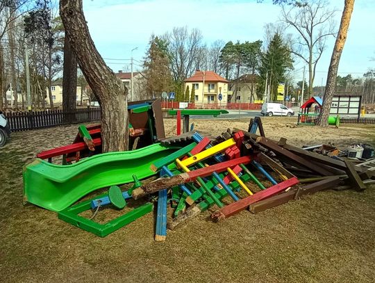 W Celestynowie powstaje nowy plac zabaw. Dzieci będą zachwycone!