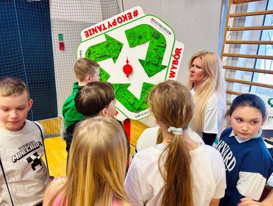 Walentynkowa lekcja ekologii w Karczewie. Muzyka, taniec i wiedza o elektroodpadach Walentynkowa lekcja ekologii w Karczewie. Muzyka, taniec i wiedza o elektroodpadach