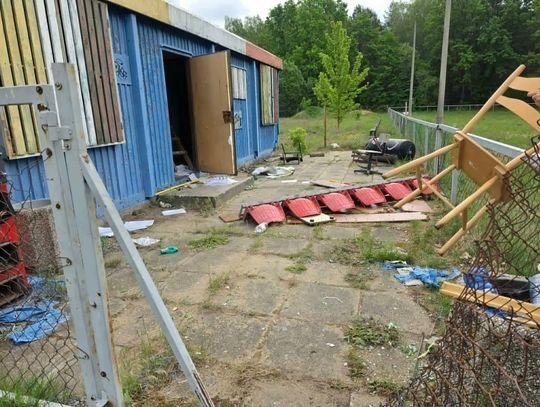 Wandalizm na boisku CKS Celestynów. Zniszczono dorobek lat społecznej pracy
