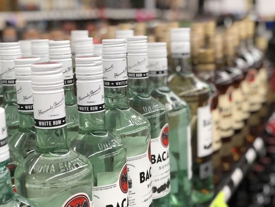 Wiązowna rozważa nocny zakaz alkoholu. Jak jest w Otwocku i sąsiednich gminach?