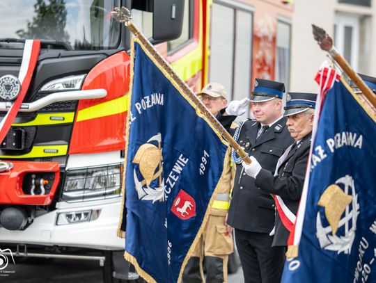 Wielki dzień w OSP Karczew i nowoczesny wóz strażacki [FOTO]
