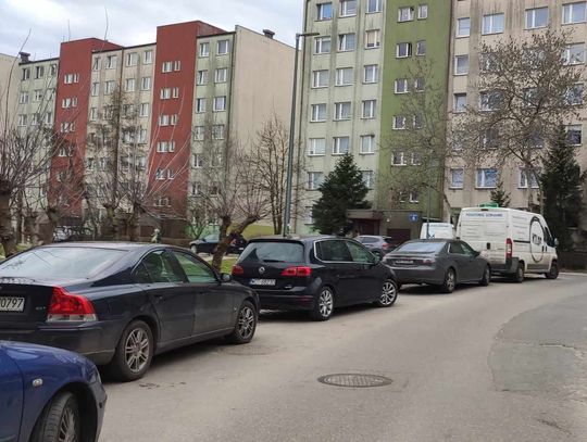 Winda zatrzymała się między piętrami. Interweniowali strażacy