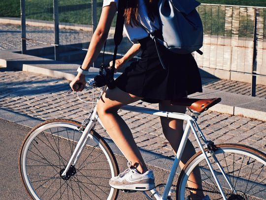 Wypadek na ścieżce rowerowej. Ranna kobieta trafiła do szpitala