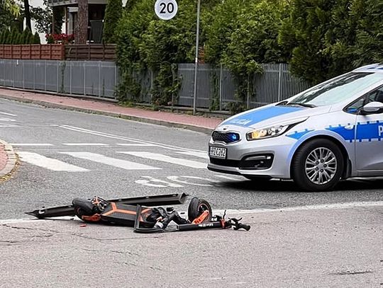 Wypadek w Józefowie. 11-latek na hulajnodze zderzył się z autem [FOTO]