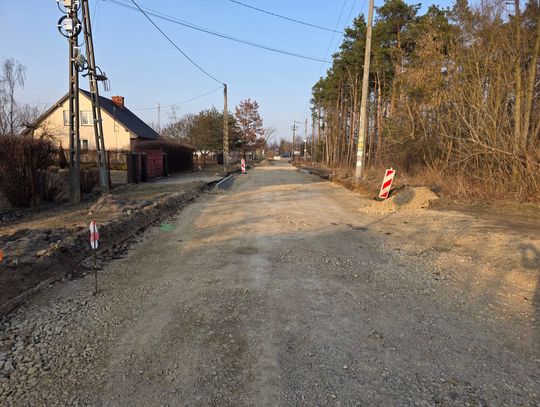 Wznowiono modernizację drogi w Piotrowicach