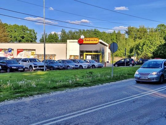 Zamkną drogę przy Biedronce. Co tam się zmieni?