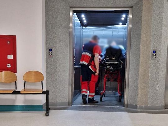 Wypadek na krajowej "50" i kolejne potrącenie na pasach