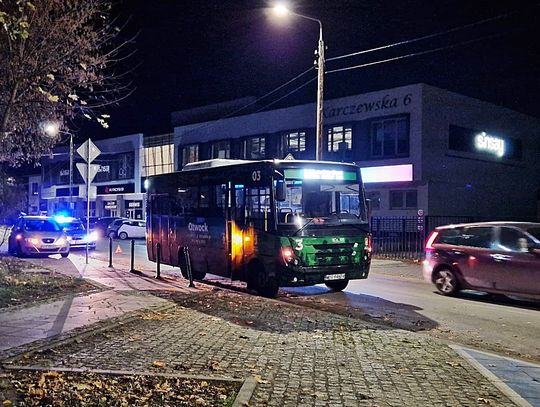 Zderzenie osobówki i miejskiego autobusu w centrum Otwocka