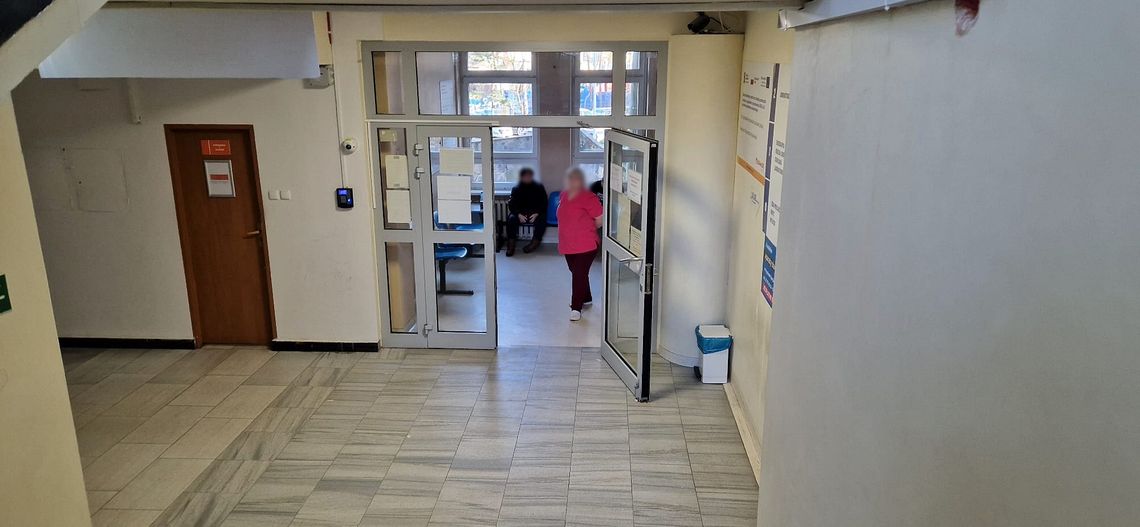 Awantura w szpitalu w Otwocku. Z nożyczkami rzucił się na personel