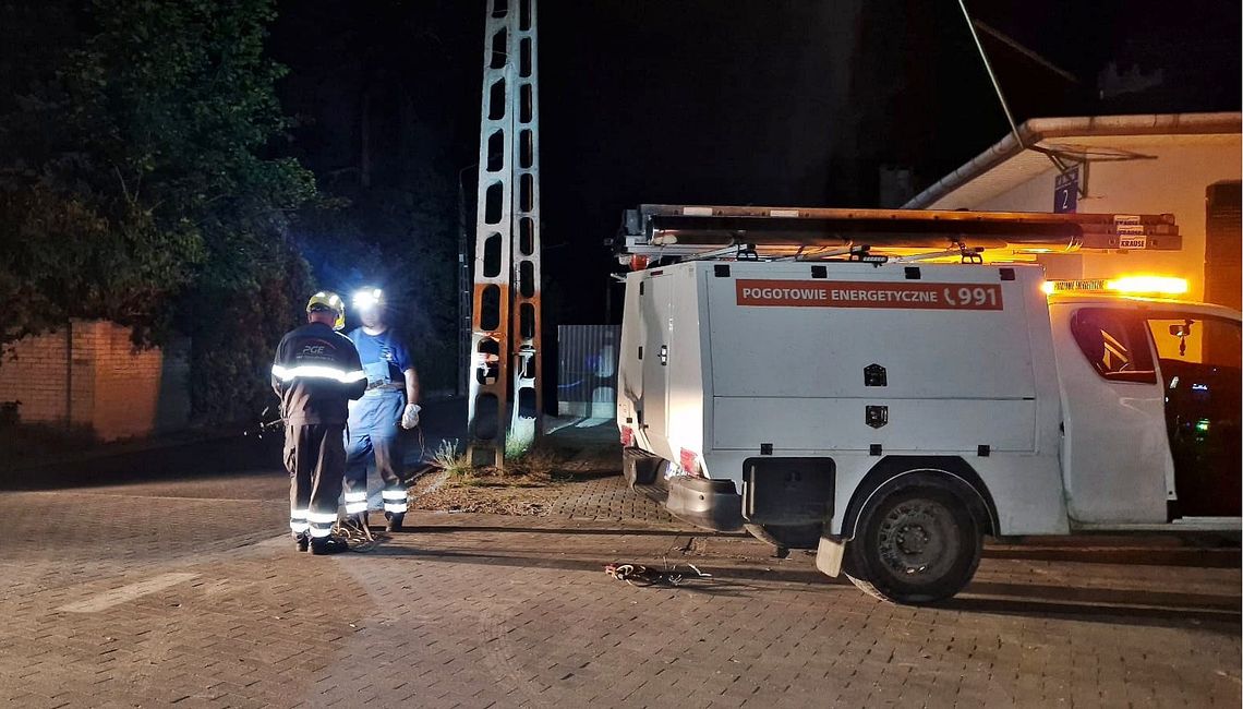Awaria prądu w Otwocku i okolicach. Dwie osoby potrzebowały pomocy strażaków