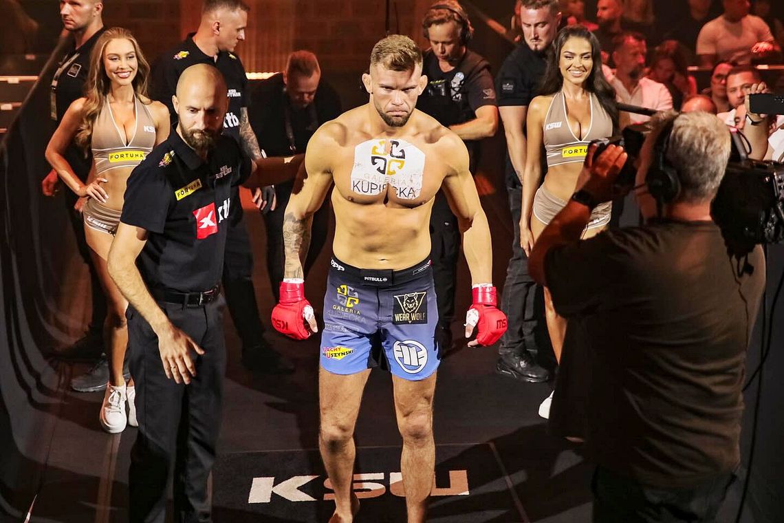 Bartosz Szewczyk znów w klatce. Zawodnik z Otwocka zawalczy na gali KSW 116