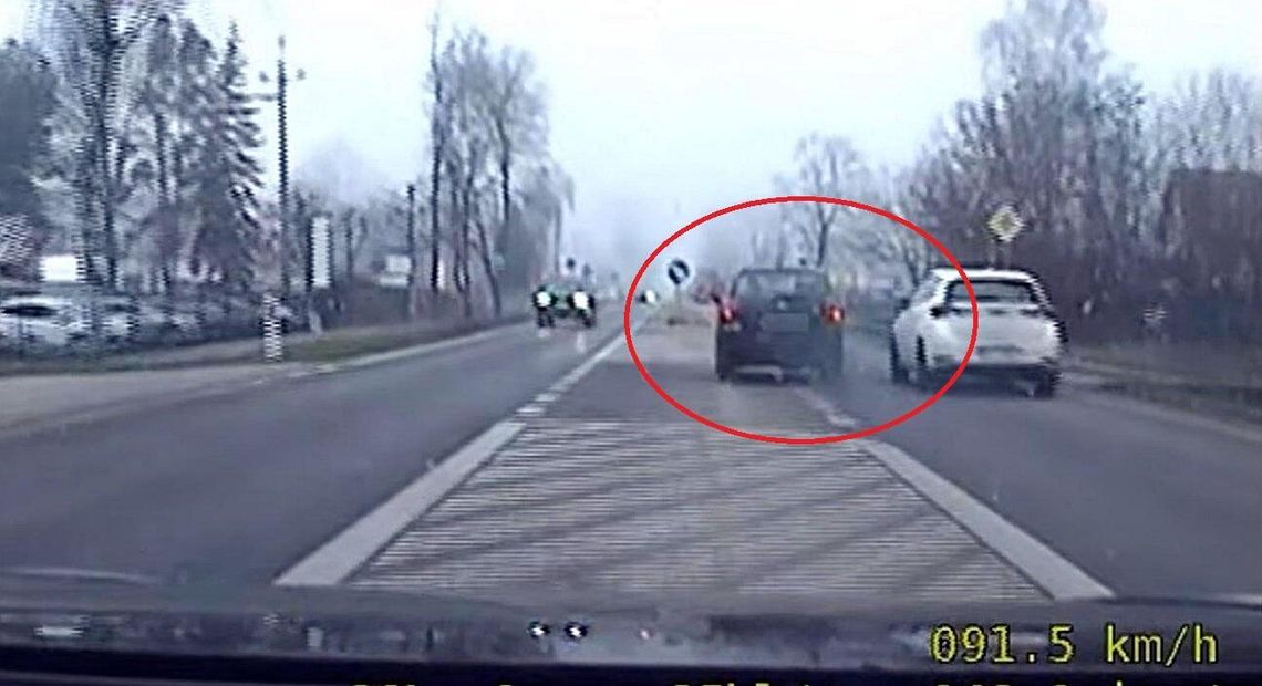 Brawurowa ucieczka przed policją. Toyota kontra nieoznakowany radiowóz [FILM]