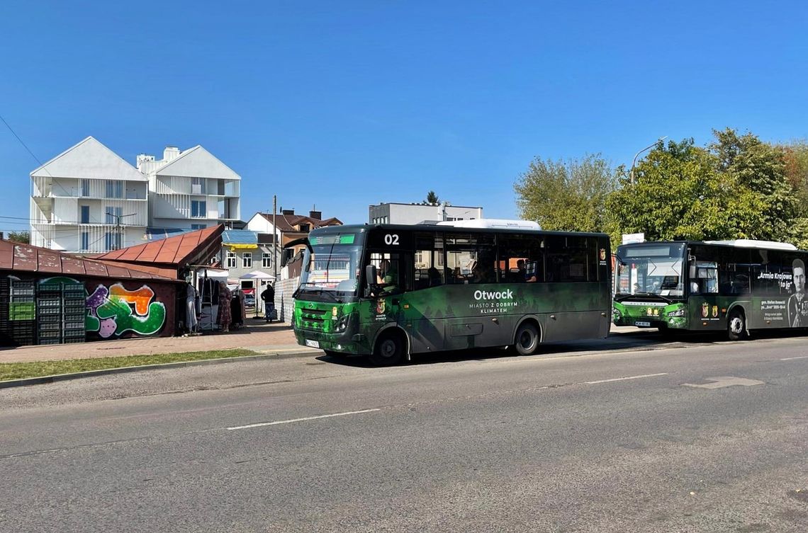 Chamski kierowca miejskiego autobusu