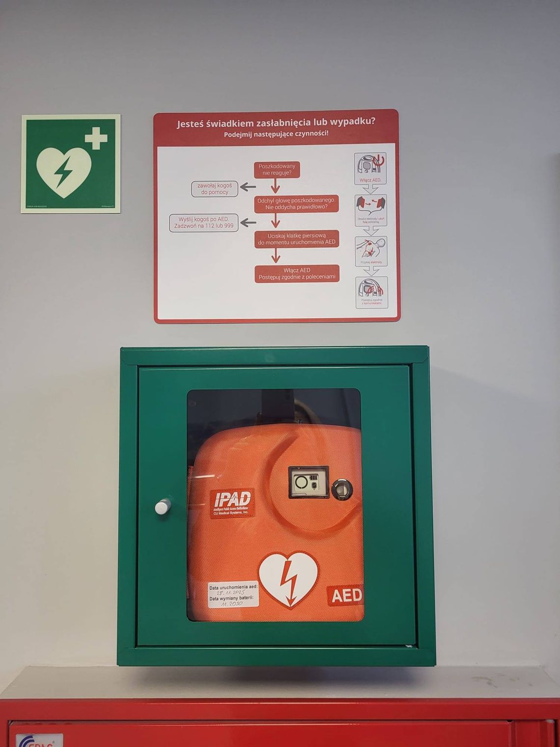 Defibrylatory AED w szkołach i urzędzie Wawra Defibrylatory AED w szkołach i urzędzie Wawra