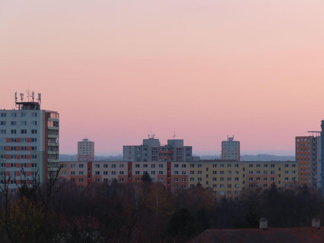 Dlaczego coraz więcej osób szuka mieszkań poza centrum stolicy? Dlaczego coraz więcej osób szuka mieszkań poza centrum stolicy?